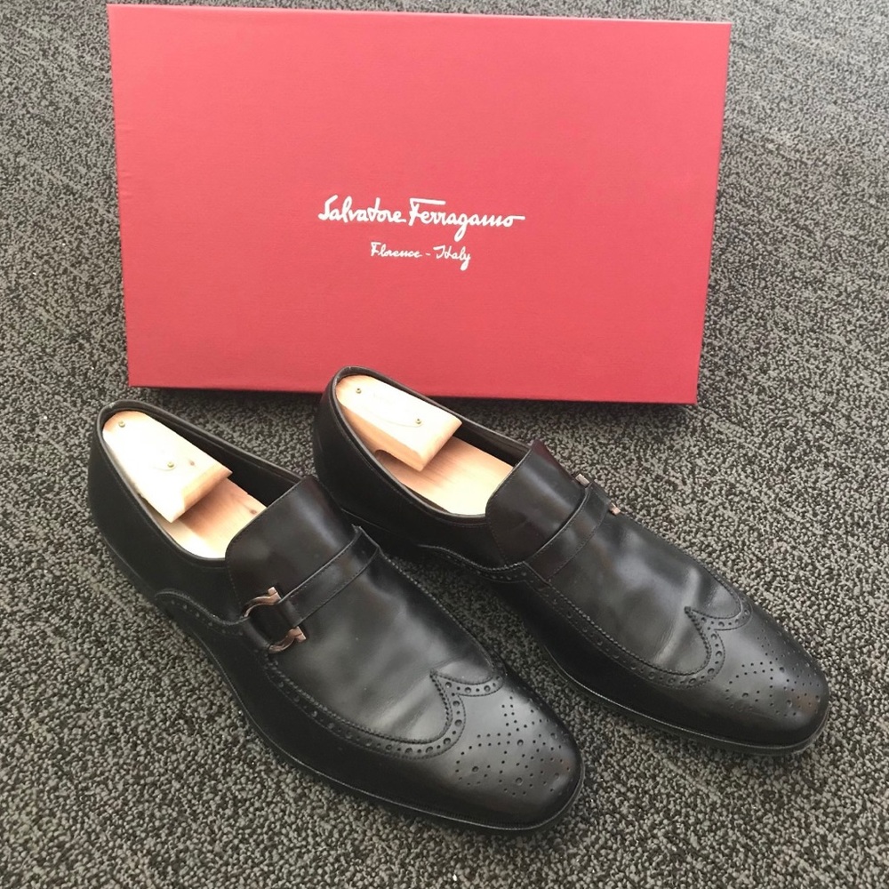 MOVING SALE! Men’s 9.5 Black Leather Ferragamo Wingtip Loafer